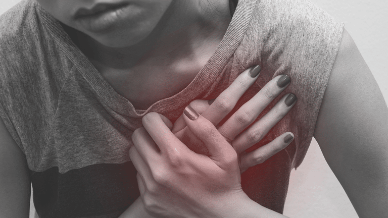 Warning Signs Of Heart Attack Women Always Ignore